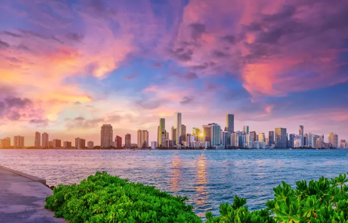 Low cost Spirit Airlines flights to Miami Florida